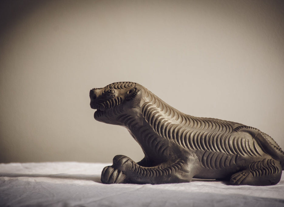 Sawaii Pottery - Black Terracotta Decor