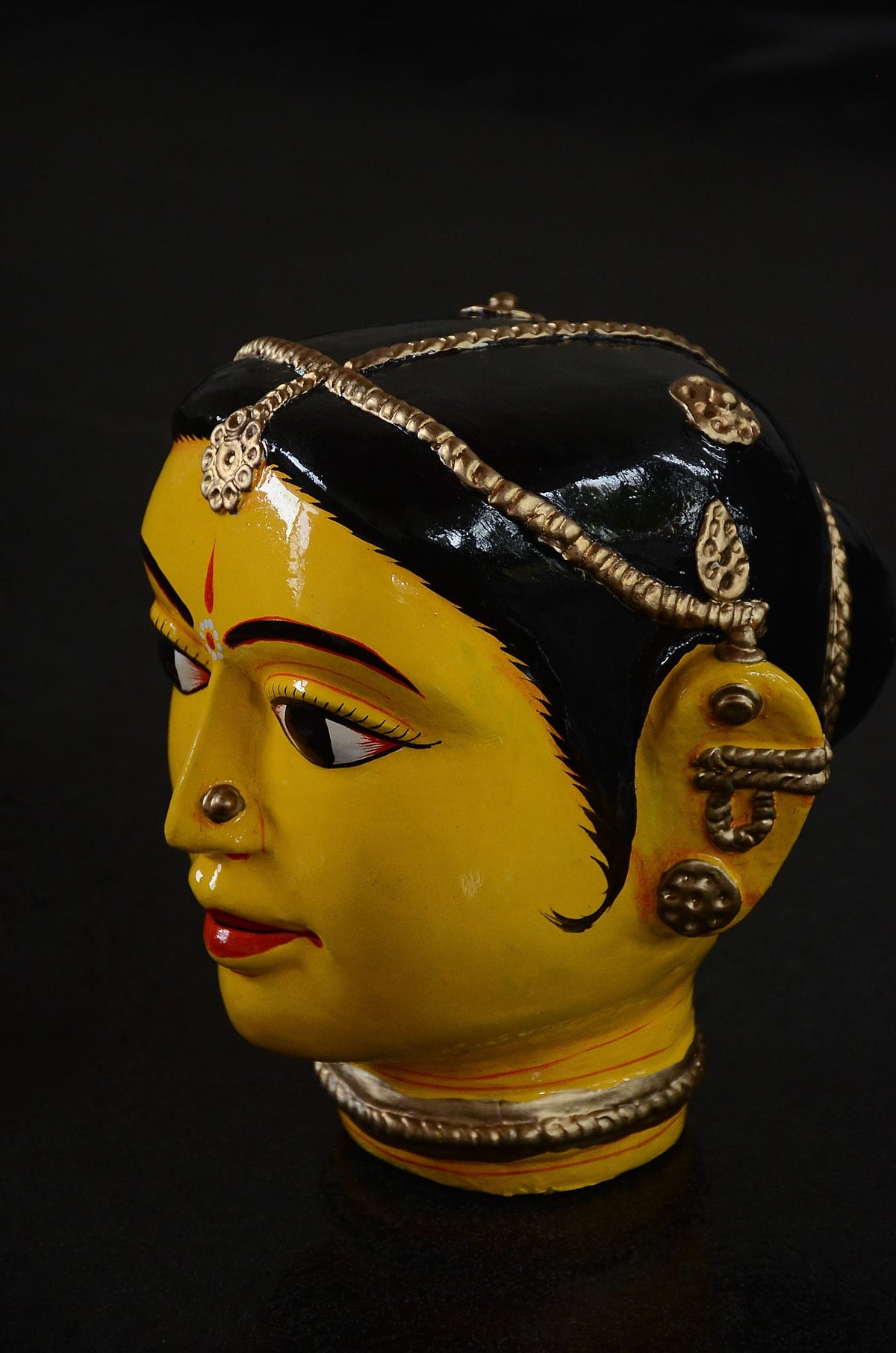 Large Yellow Kinnal Head Sculpture - Woman