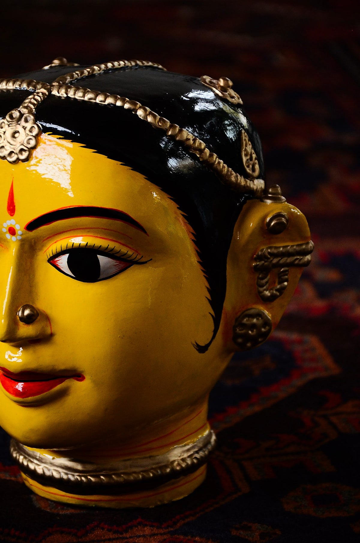 Large Yellow Kinnal Head Sculpture - Woman