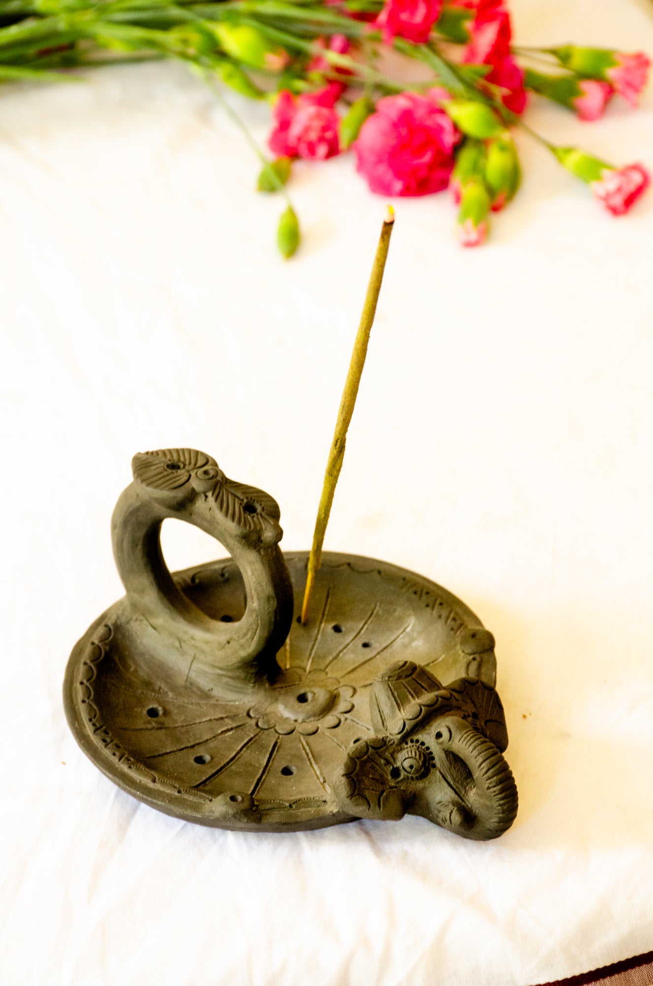 Gaja - Black Terracotta Elephant Incense Dish