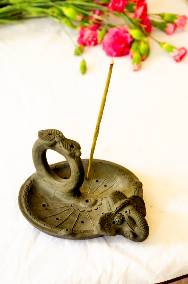 Gaja - Black Terracotta Elephant Incense Dish