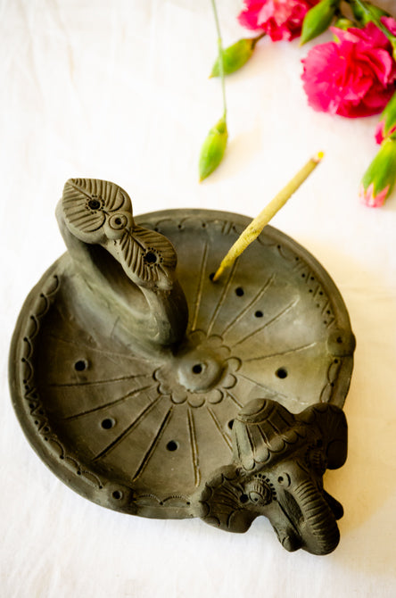 Gaja - Black Terracotta Elephant Incense Dish