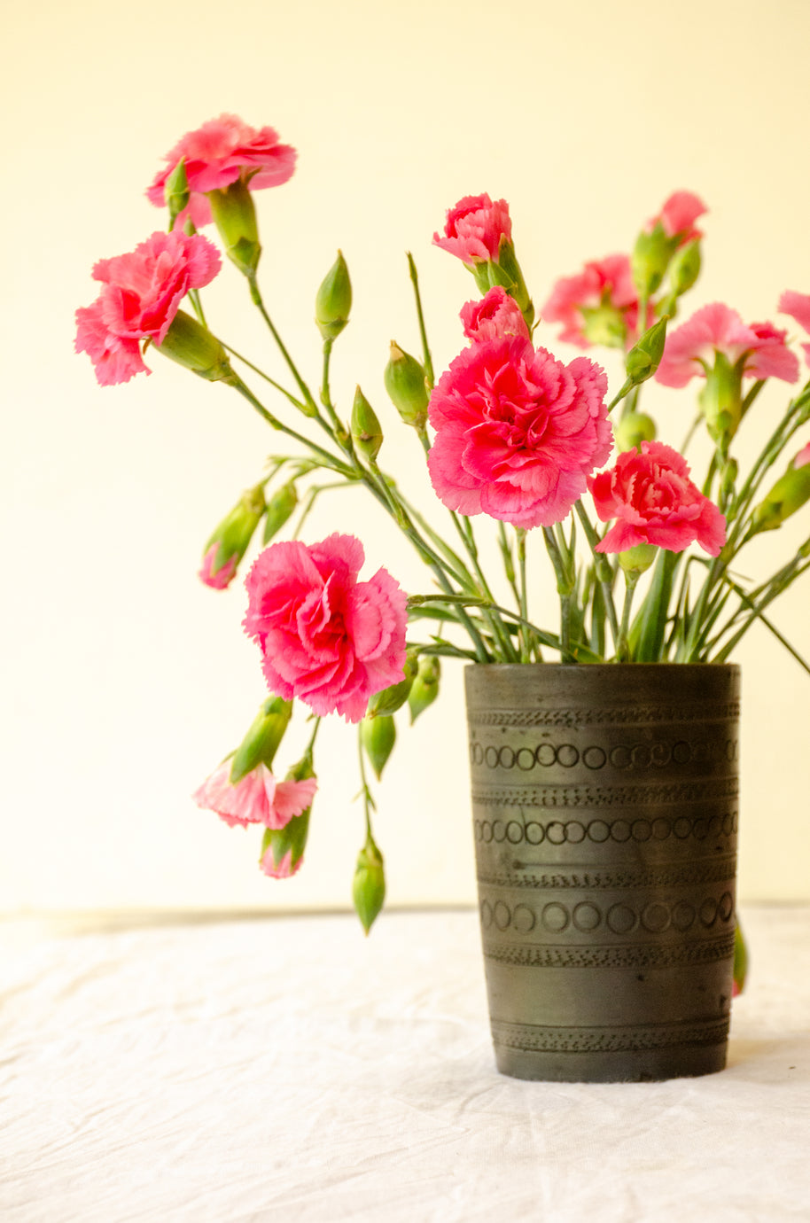Vasa - Black Terracotta Circle Vase | Sawaii Pottery